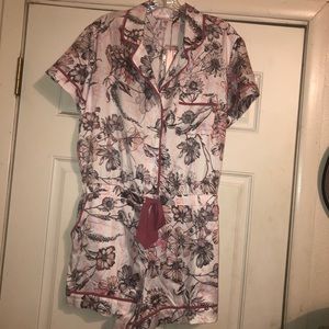 Jumper shirt/shorts beautiful to use on a relax day.